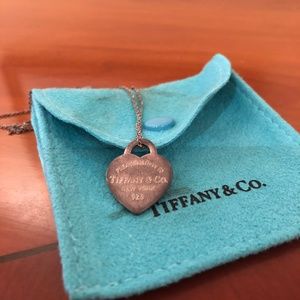 Return to Tiffany's heart charm